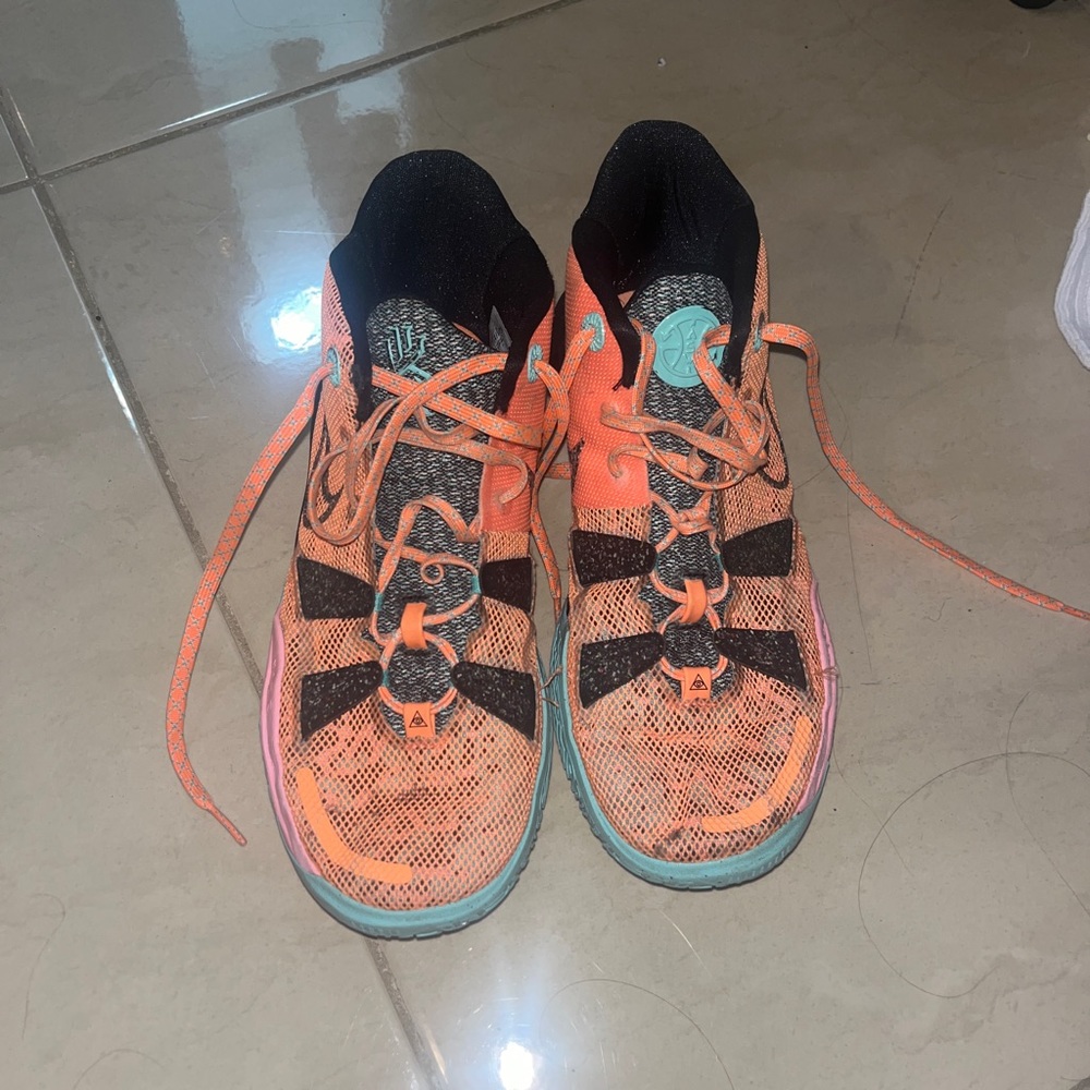 Kyrie 7s
